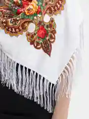 Молочный платок женский, в русском стиле, с бахрамой, с цветами