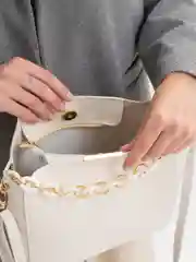 Белый сумка женская через плечо SAYME с цепью, брелок на сумку, для ключей