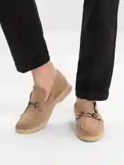 Бежевый лоферы женские классические