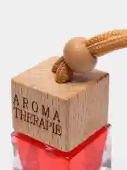 Вишнёвый подвесной автомобильный ароматизатор воздуха