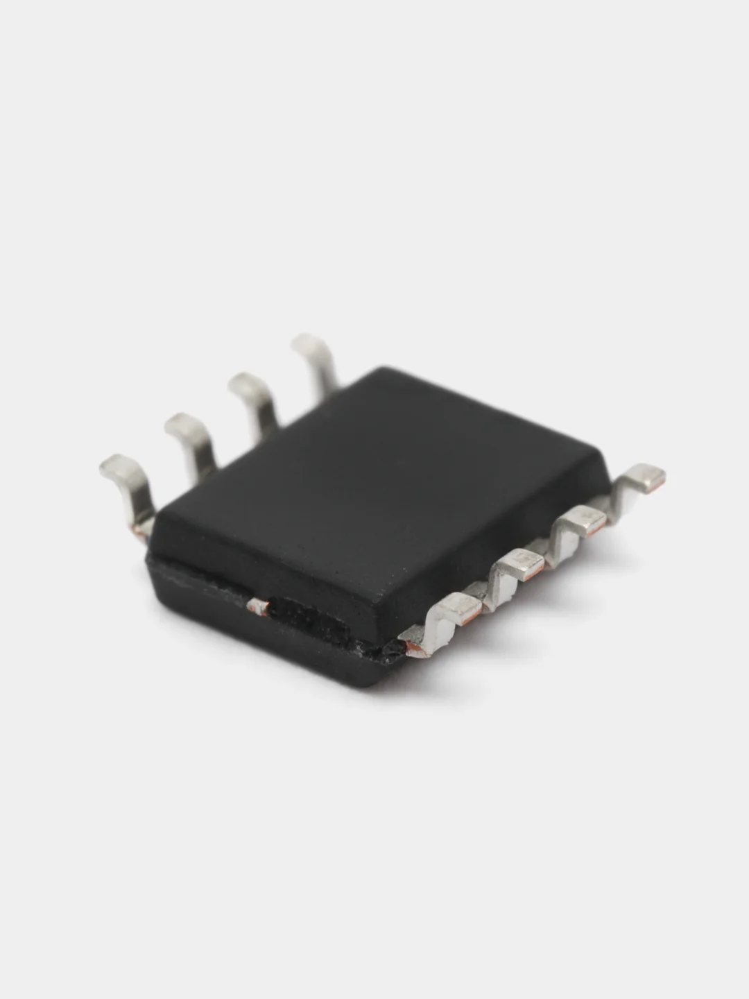 AO4409 P-канальный полевой транзистор в корпусе SOIC-8