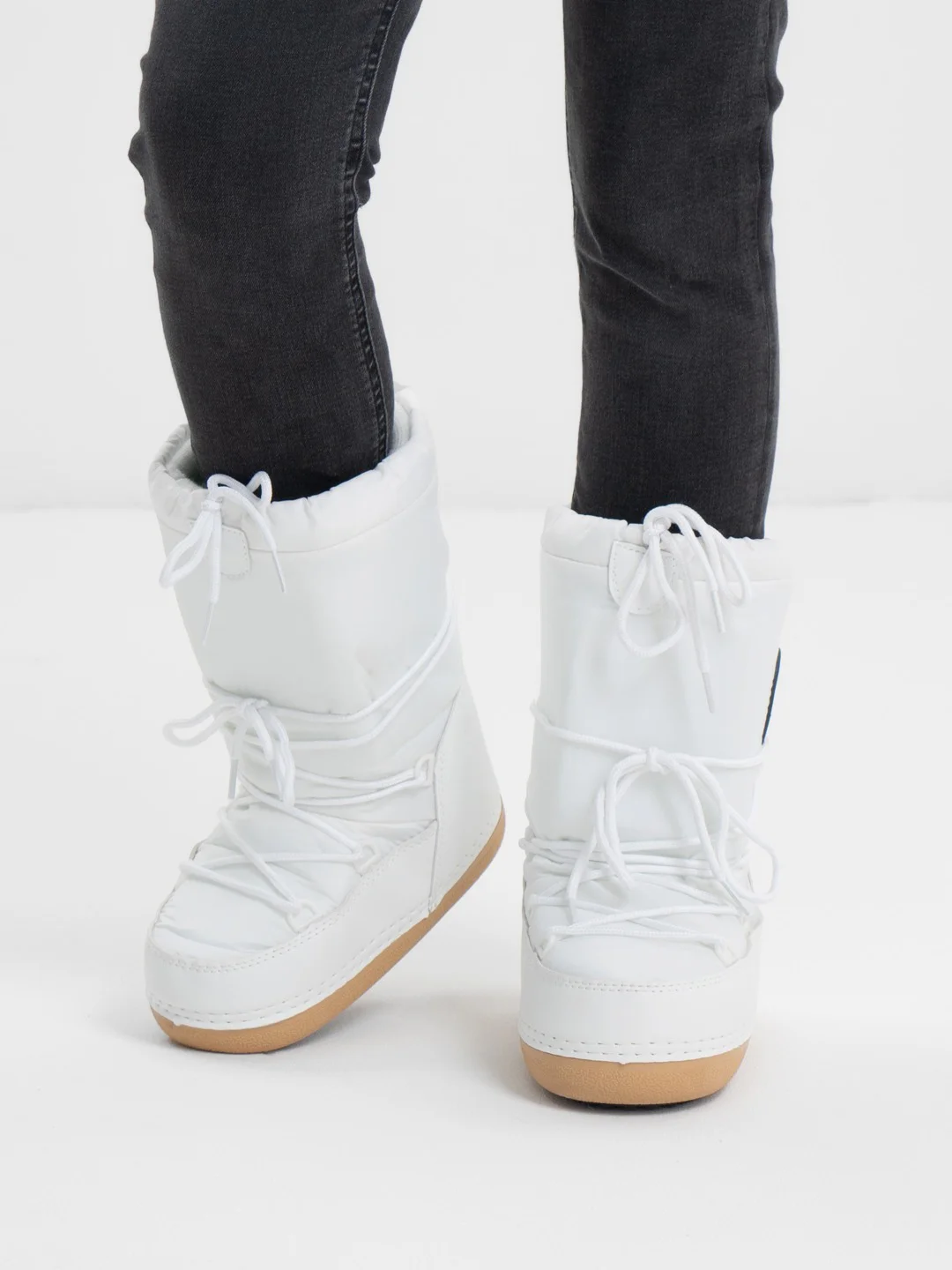 Белый сапоги SNOWBOOTS NG-0011