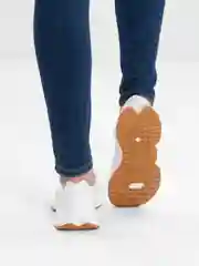 Бежевый кроссовки женские спортивные