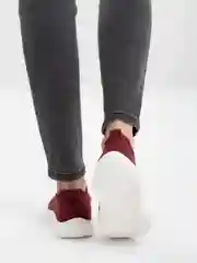 Бордовый кроссовки женские слипоны