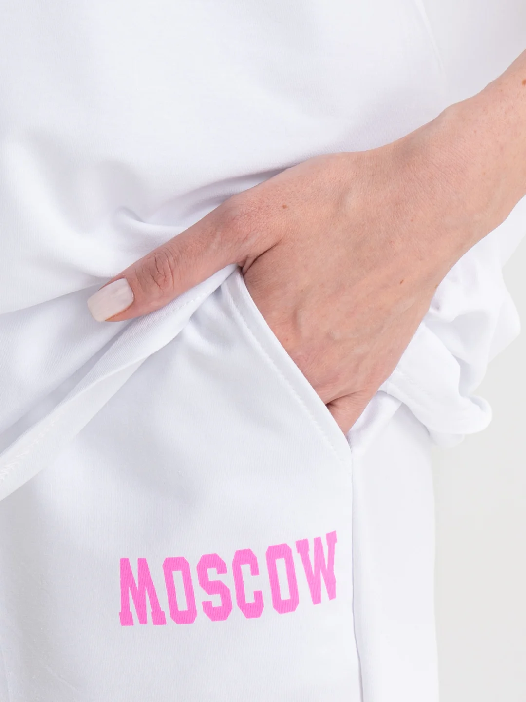 Белый женский костюм-двойка, футболка с шортами, с принтом "Moskow", оверсайз