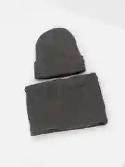 Угольный набор: шапка и снуд