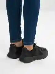 Черный кроссовки женские спортивные