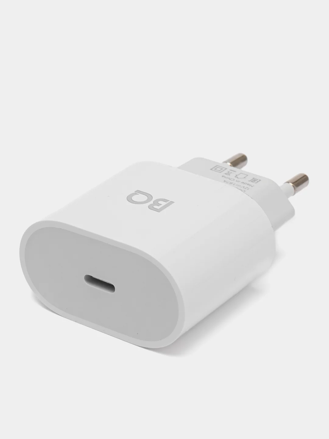Белый зарядное устройство, разъём USB Type-C, 3.0 A, 20 Вт