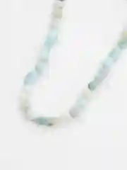 Голубой бусы из камня