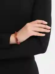 Розовый браслет из натурального камня