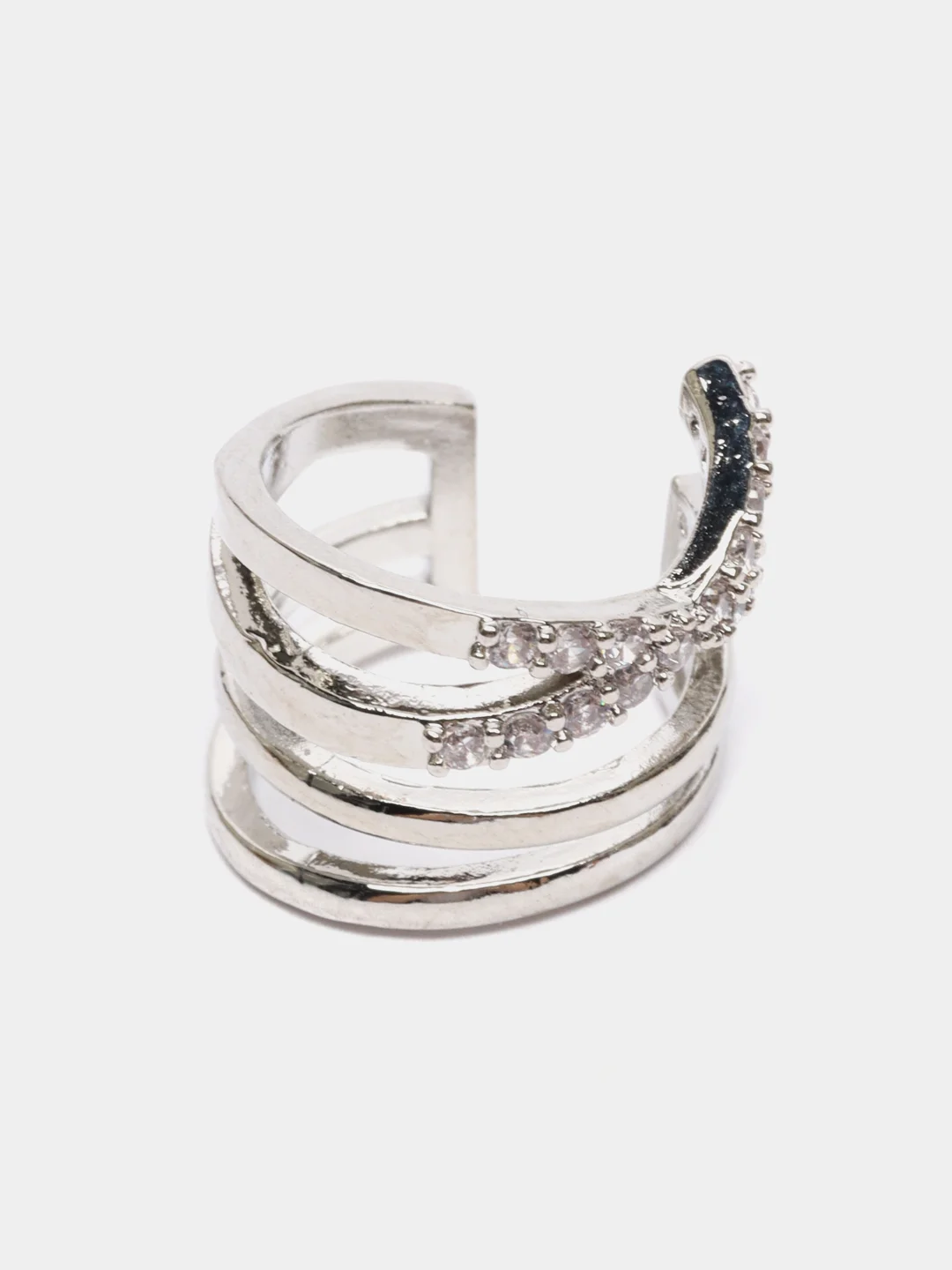 Серьги-каффы, геометрической формы с дорожкой из страз, серебристого цвета