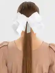 Белый бант для школьниц