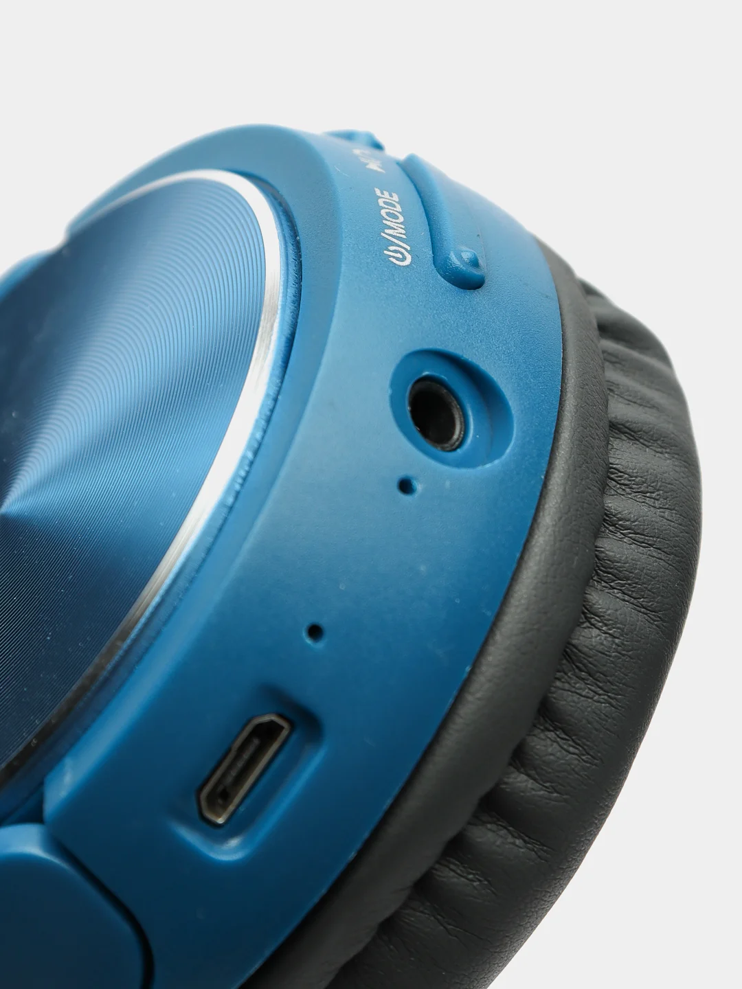 Белый беспроводные Bluetooth-наушники с микрофоном (накладные)