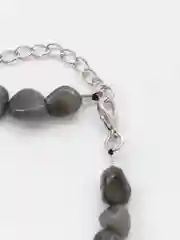 Серый браслет из натурального камня
