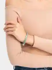 Салатовый браслет из натурального камня