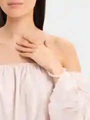 Белый браслет из натурального камня