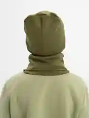 Зеленый шапка со снудом