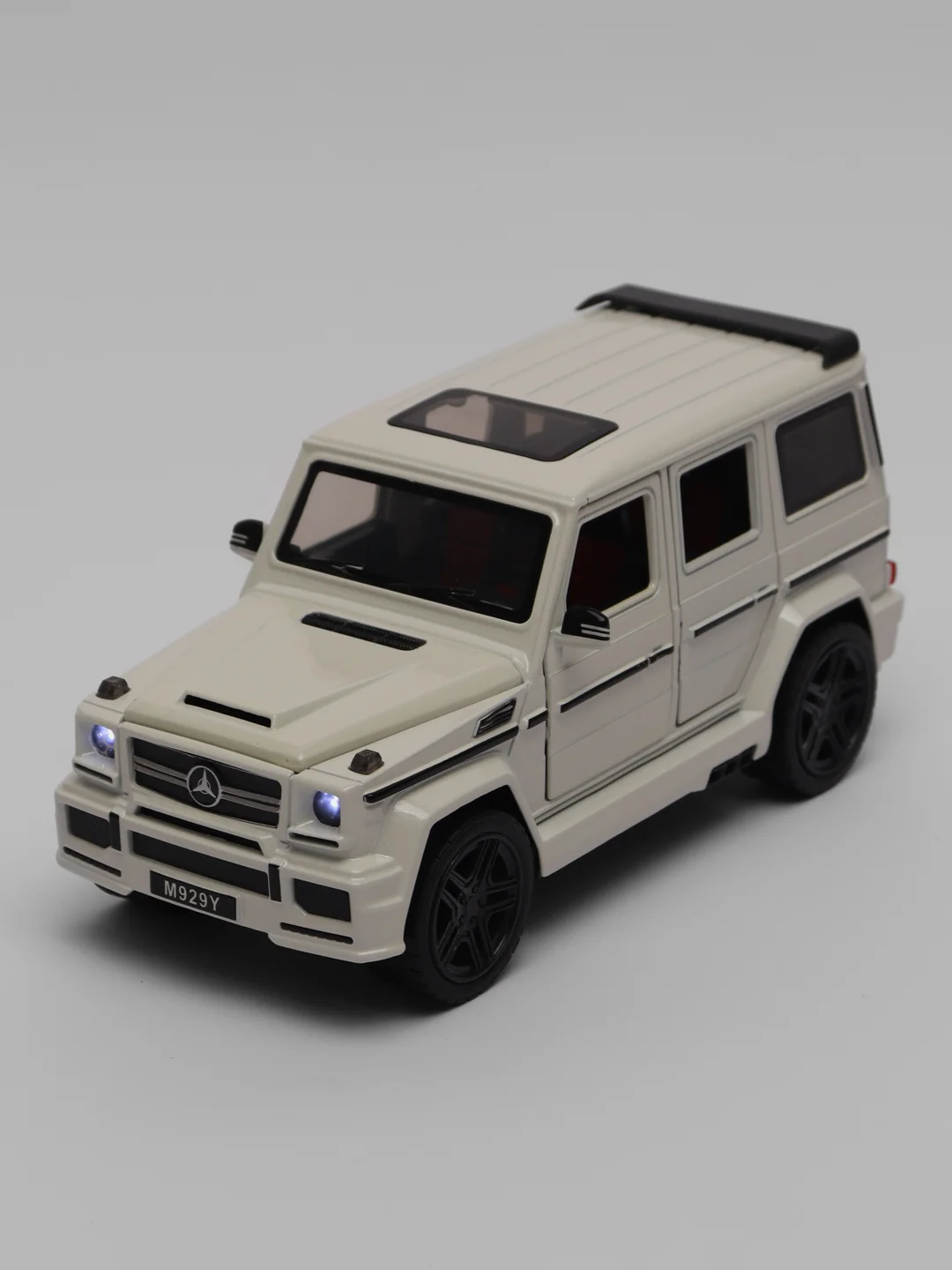 Белый машинка металлическая XLG 1:24 "Mercedes-Benz G-class Brabus" M929Y