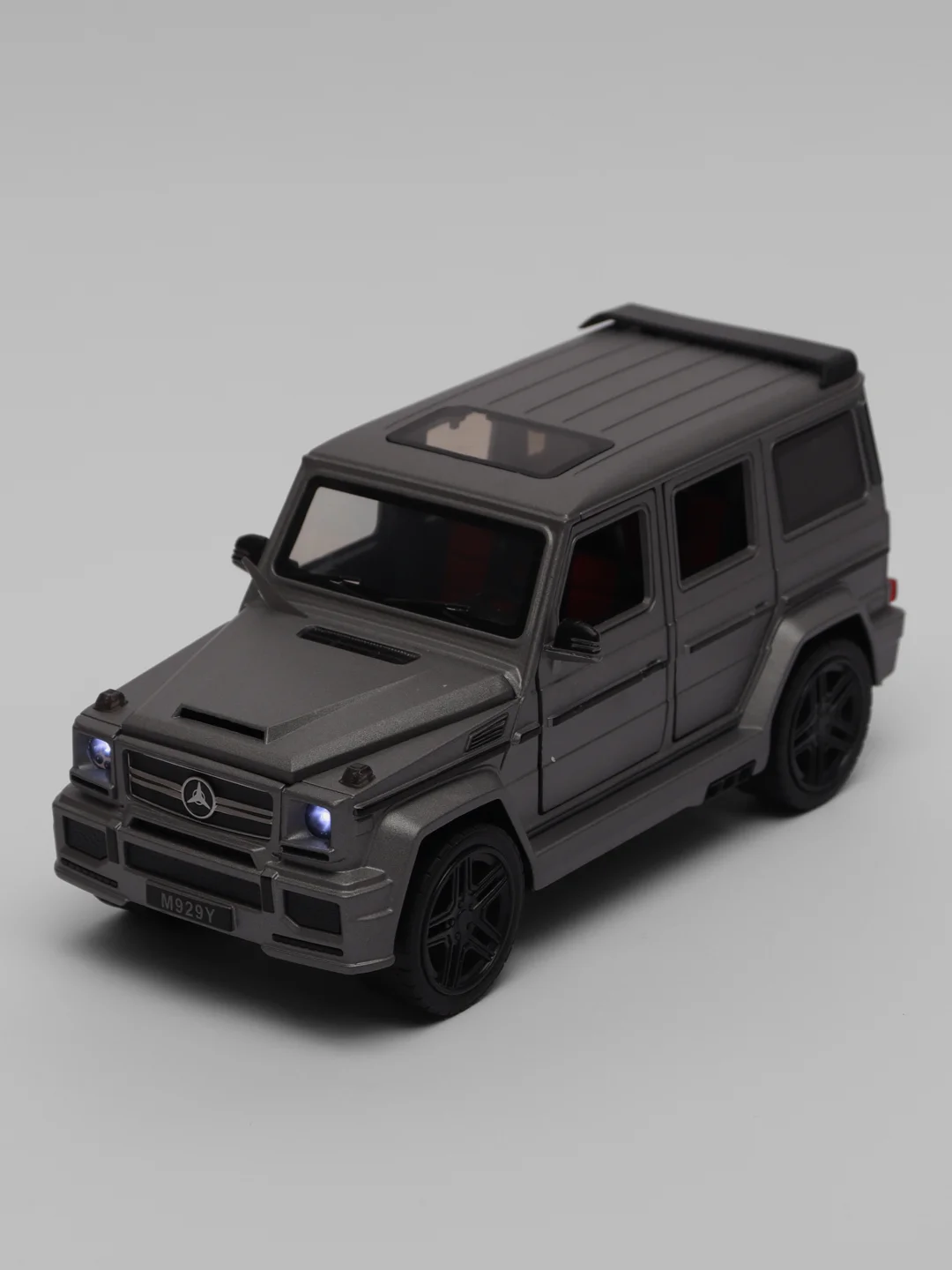 Серый машинка металлическая XLG 1:24 "Mercedes-Benz G-class Brabus" M929Y