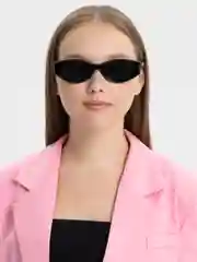 Черный солнцезащитные очки овальной формы