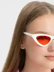 Очки солнцезащитные, имиджевые, с чехлом