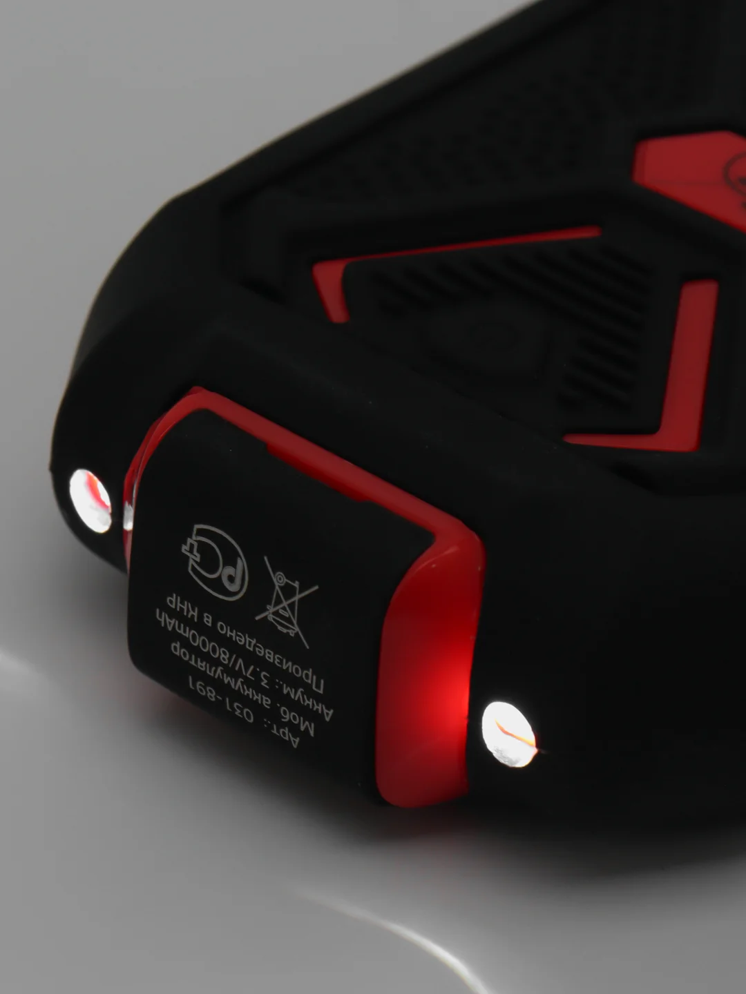 Аккумулятор мобильный Forza, прорезиненный, с пылевлагозащитой, IP67, 2А, 1 USB, 8000 мАч