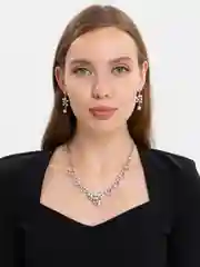 Белый подвеска на шею
