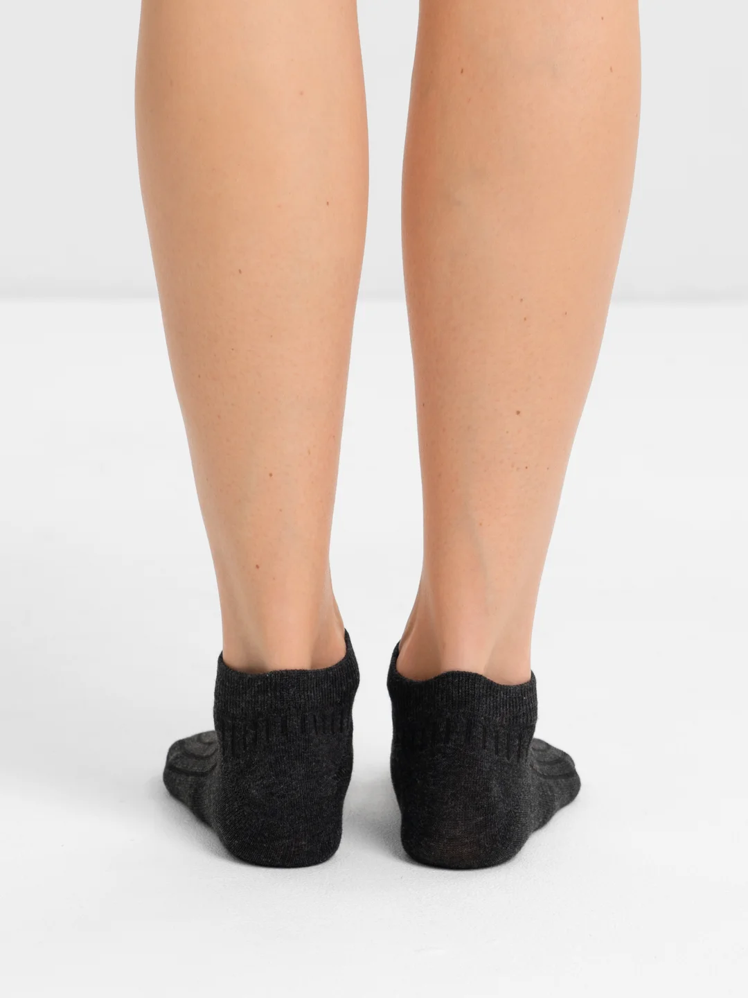 Черный носки в рубчик из органического хлопка укороченные (unisex)