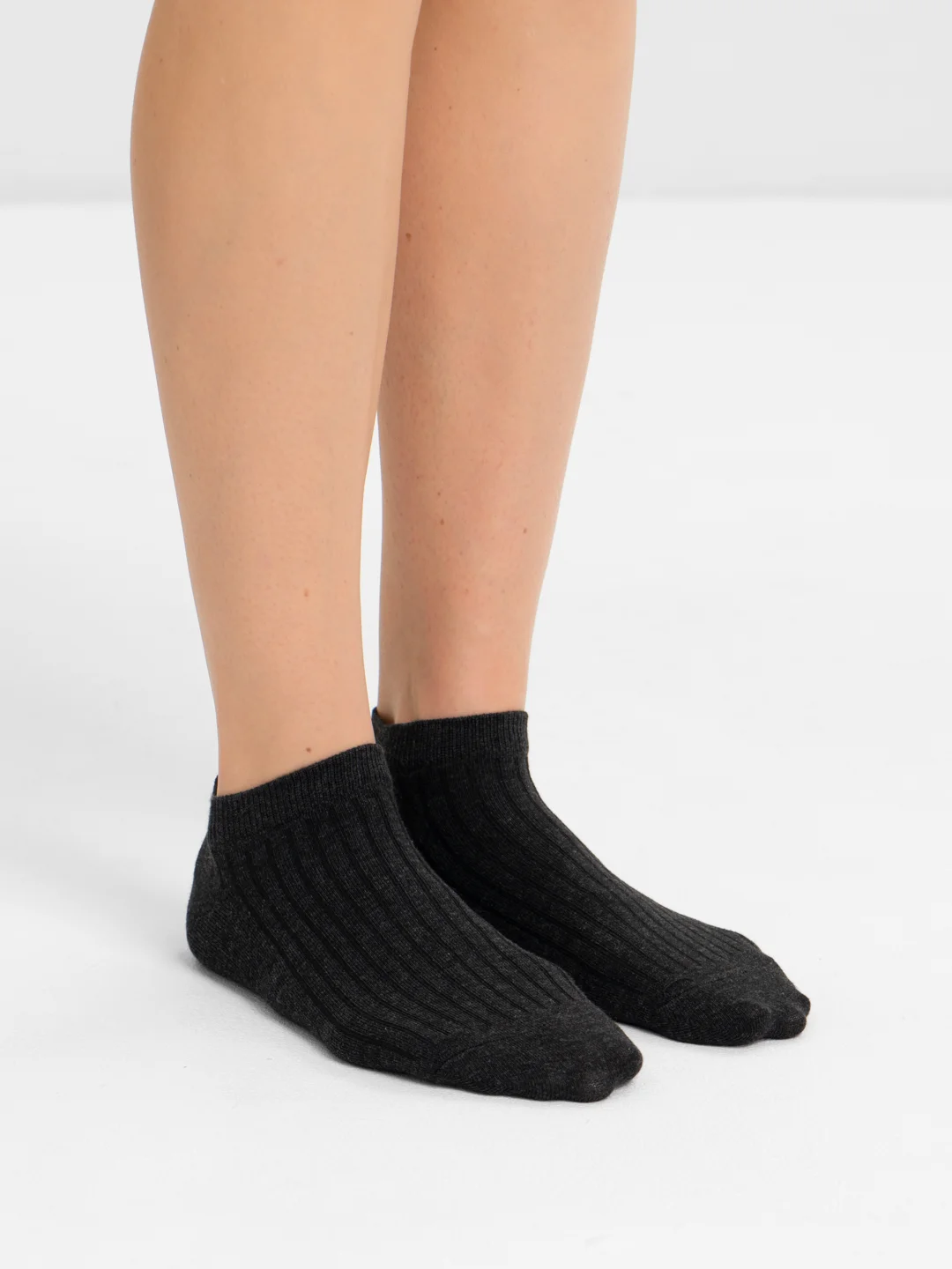 Черный носки в рубчик из органического хлопка укороченные (unisex)