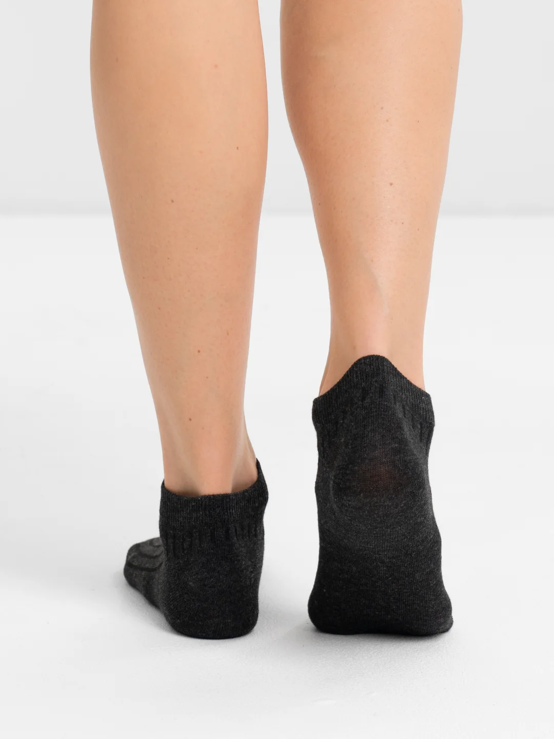 Черный носки в рубчик из органического хлопка укороченные (unisex)