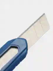 Синий нож канцелярский 18 мм "Razzor 100", push-lock