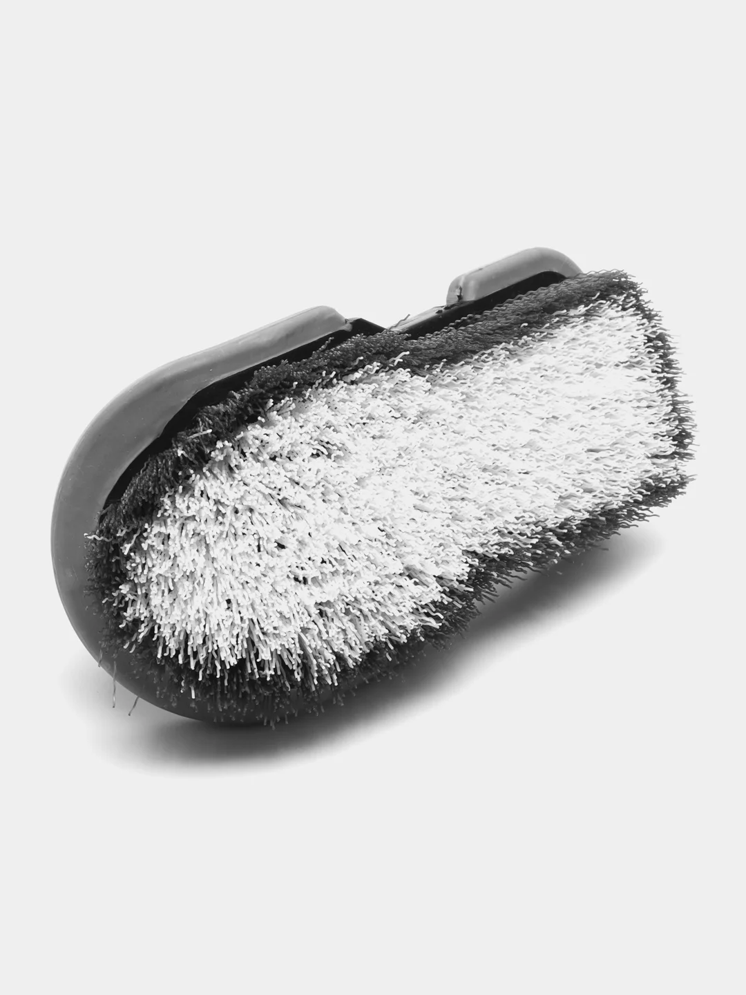 Щетка для чистки напольных покрытий и велюра Shine Systems Carpet brush