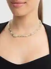 Зеленый бусы из камня