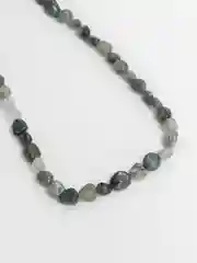 Зелёный хаки бусы из камня