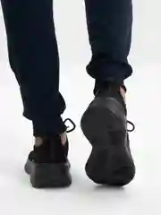 Черный кроссовки мужские