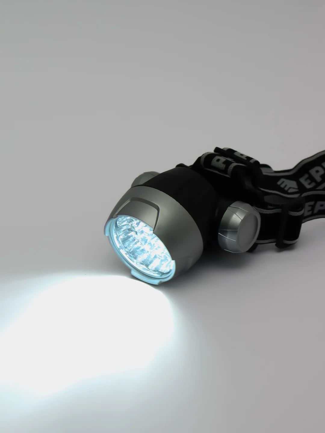 ЕРМАК фонарь налобный, LED, 3xAAA, 7,6 х 5 см