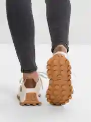 Горчичный женские кроссовки