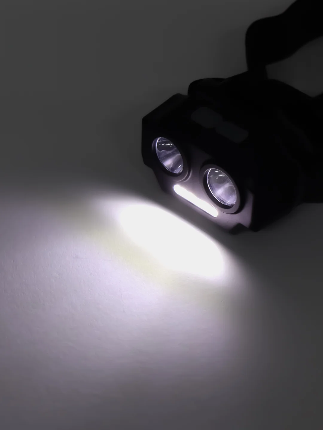 Фонарь налобный Ермак, 2 P30 LED + 3 SMD, 5 режимов, 1200 мАч, USB кабель, пластик, 7,2 х 4,8 х 4 см
