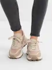 Женские кроссовки