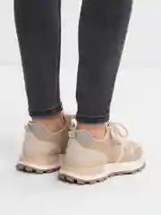 Женские кроссовки