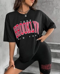 Женский спортивный костюм: футболка и велосипедки с принтом "BROOKLYN"
