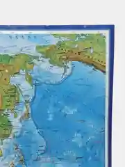 Интерактивная карта мира физическая, ламинированная