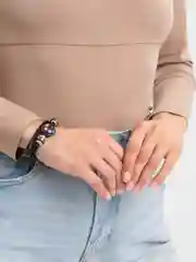 Красный браслет кожаный,Знаки зодиака .Ругулируемый, светящийся