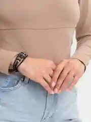 Лазурный браслет кожаный,Знаки зодиака .Ругулируемый, светящийся