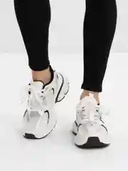 Белый кроссовки женские