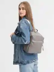 Серый рюкзак женский