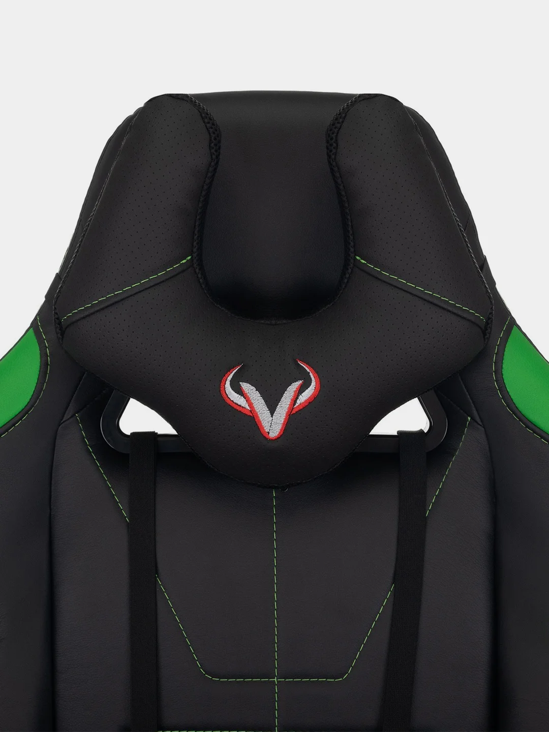 Белый компьютерное игровое геймерское кресло Zombie VIKING 5 AERO