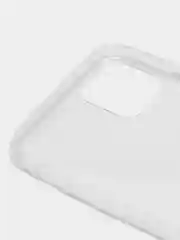 Прозрачный чехол на iPhone