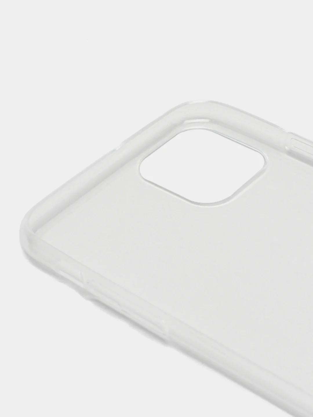 Прозрачный чехол на iPhone