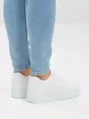 Белый кроссовки женские